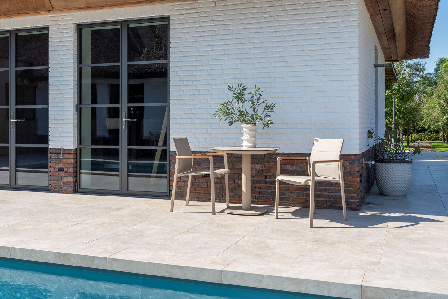 Manolo Spisebord Latte 75 cm