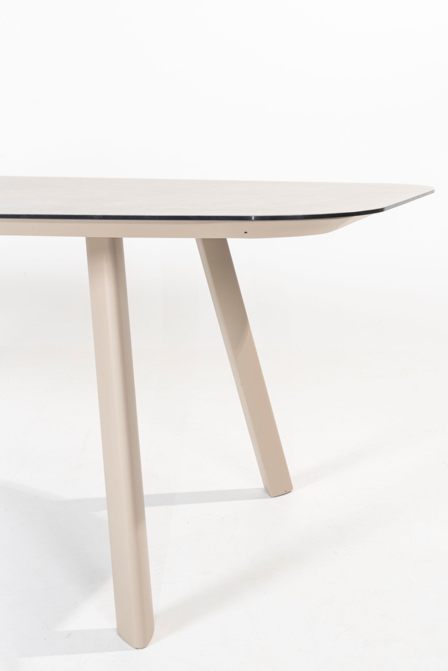 Manolo Spisebord Latte 230/290