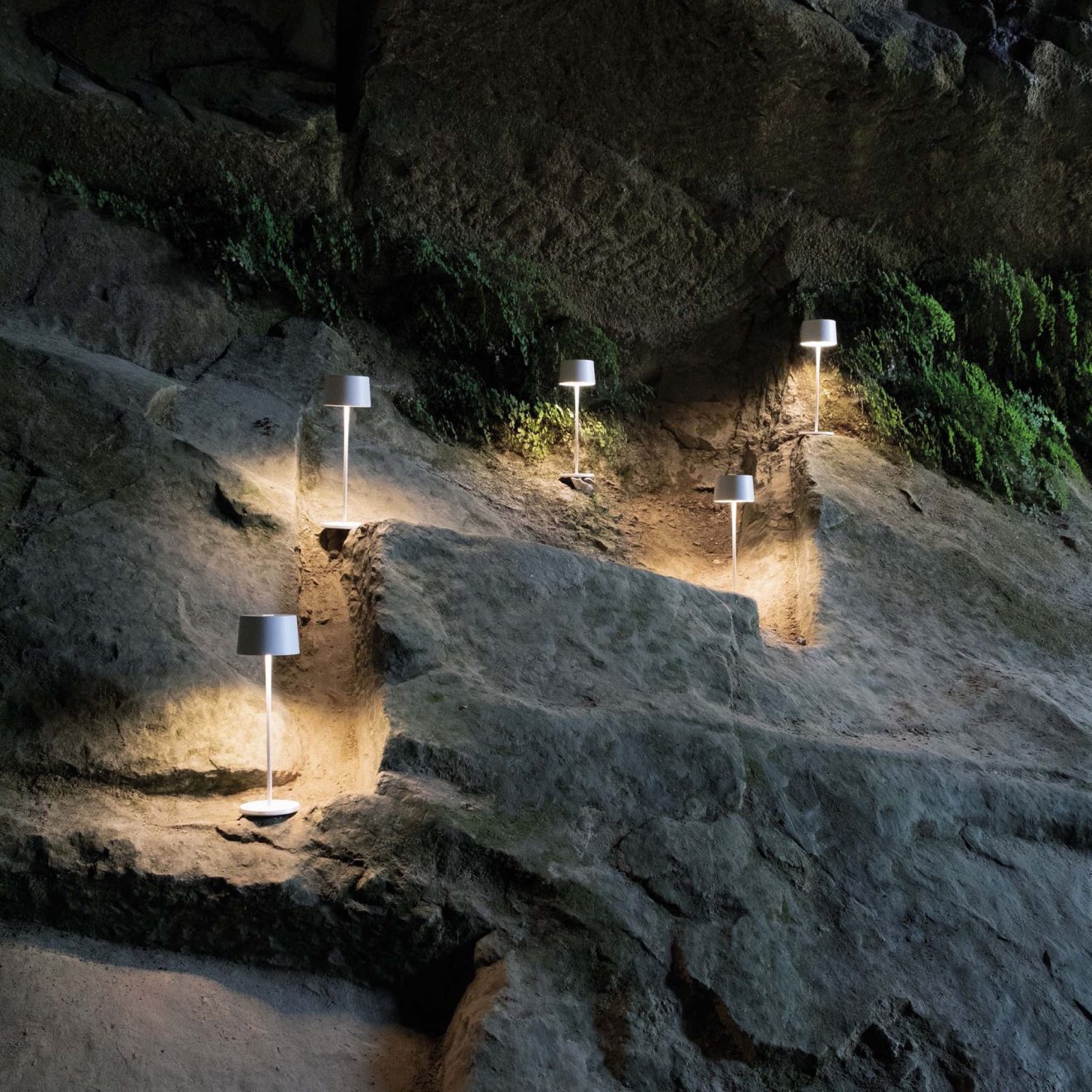 Olivia LED Bordlampe Hvit