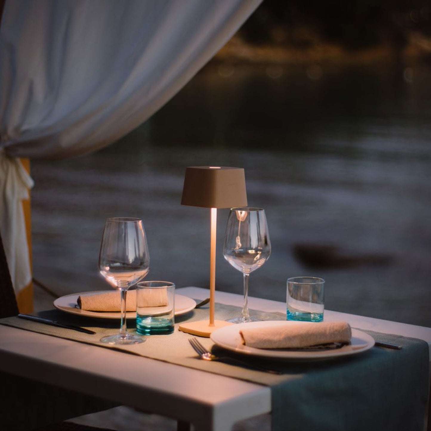 Ofelia LED Bordlampe Hvit